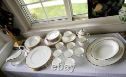 Wedgwood Cavendish Fine Bone China Leigh Shape Footed Cups & Saucers Set 8