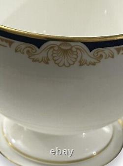 Wedgwood Cavendish Set of 8 Cups & Saucers Fine English Bone China Blue Gold