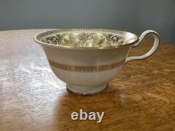 Wedgwood Gold Florentine bone china Peony shape 7 cups & saucers W4219 bl. Mark