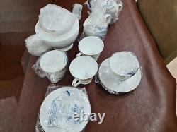 Wedgwood Signet Gold 4 Person Tea Set 1994 NEW Cups Saucers Plates, Tea Pot