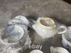 Wedgwood Signet Gold 6 Person Tea Set 1994 96 NEW Cups Saucers Plates Tea Pot