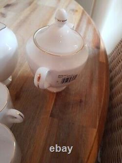 Wedgwood Signet Gold 6no Espresso Cups Vegetable Dish Milk & Sugar All Brand New